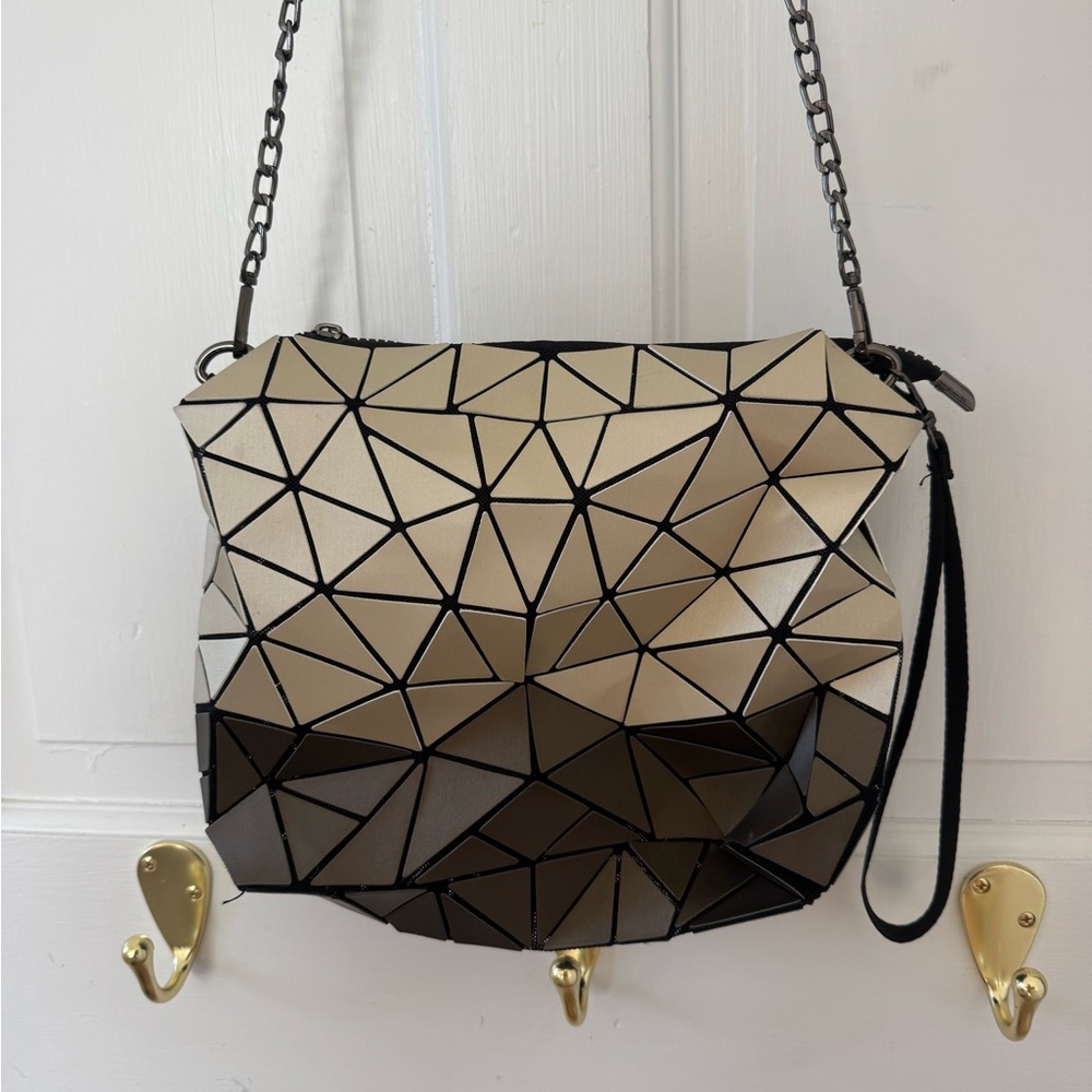 Emelio Pepe Geometric Metallic Beige Crossbody Bag with Chain Strap